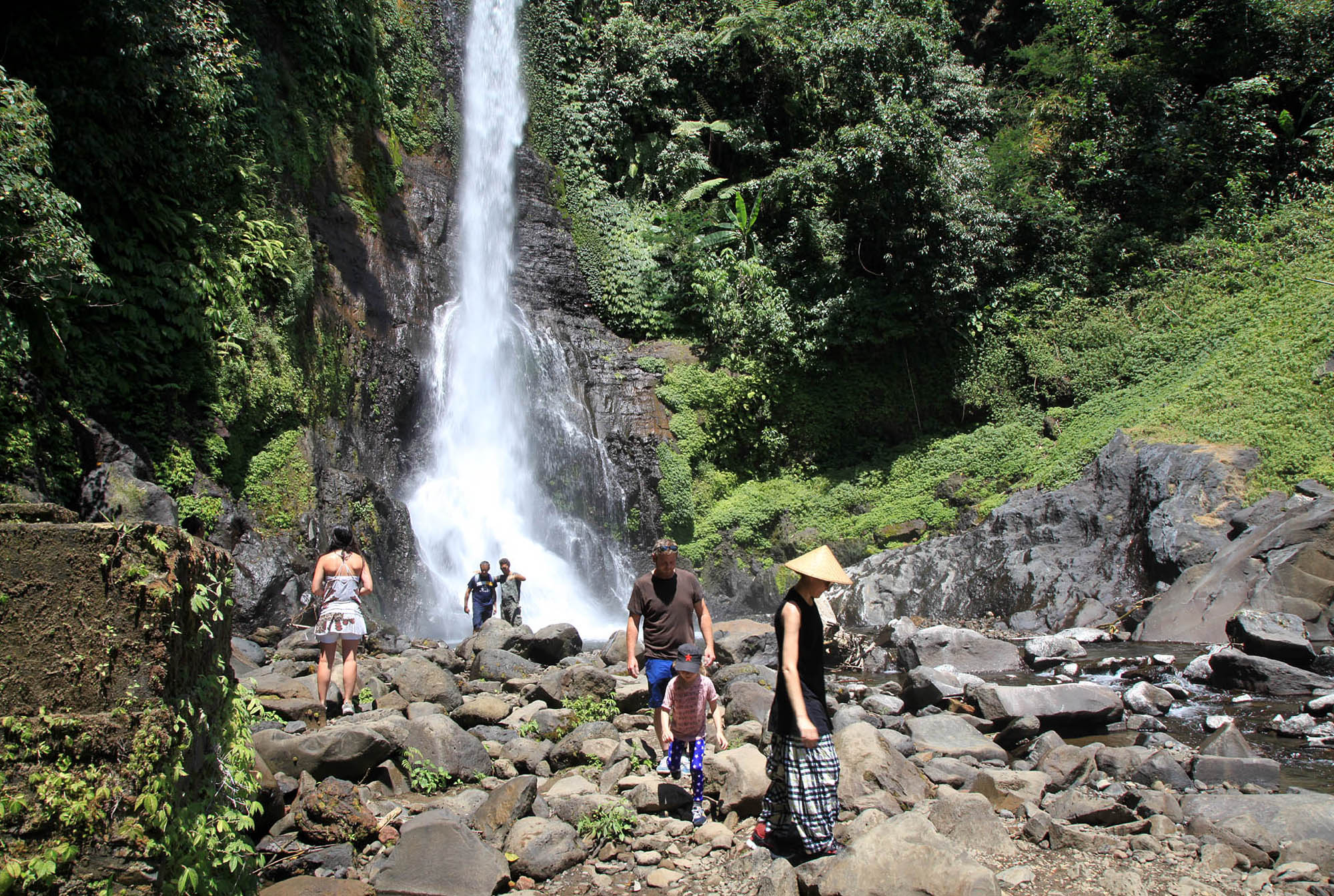 Suasana objek wisata Air Terjun Gitgit, Buleleng, Bali Utara.