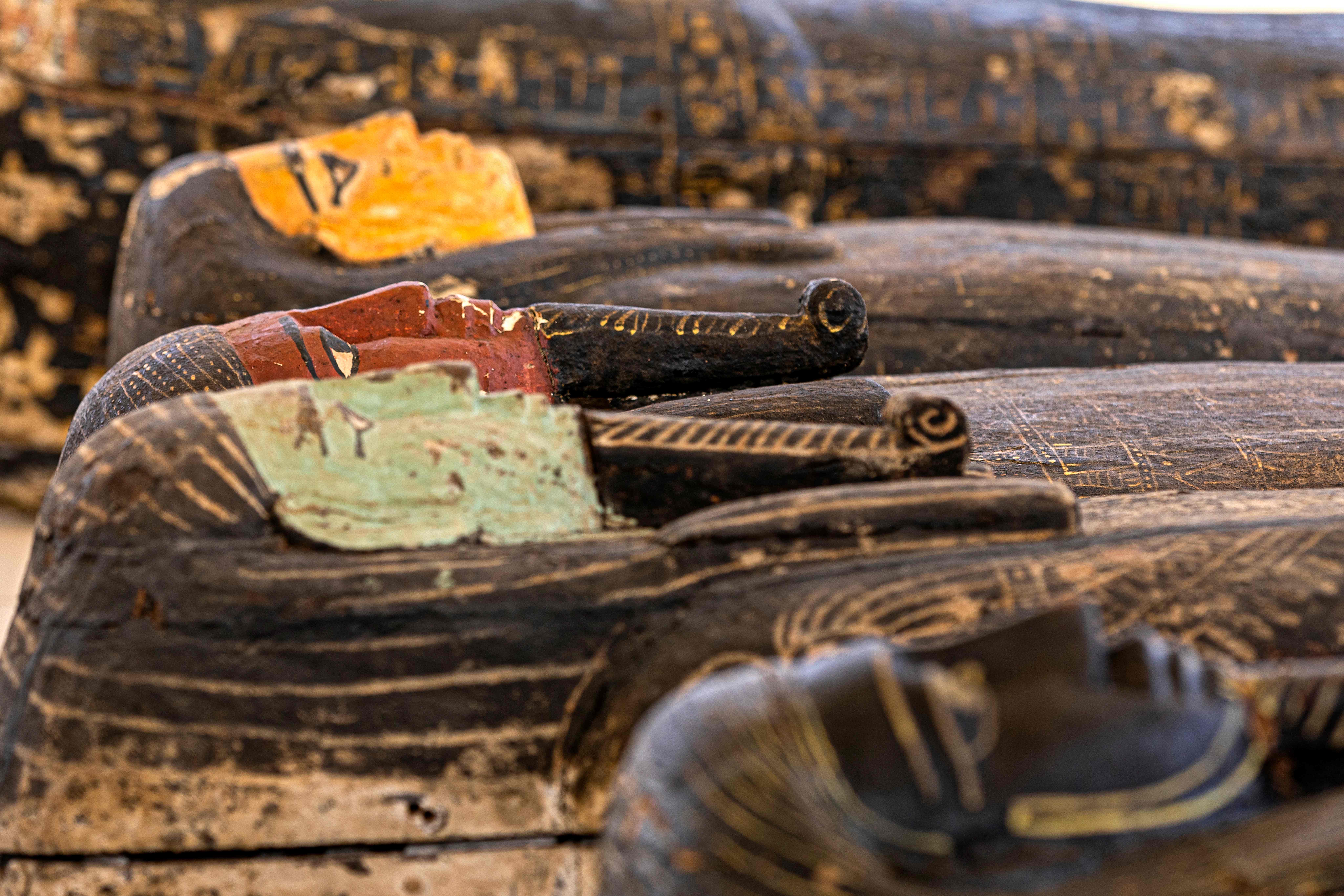 Sarkofagus yang ditemukan di Saqqara, Mesir.