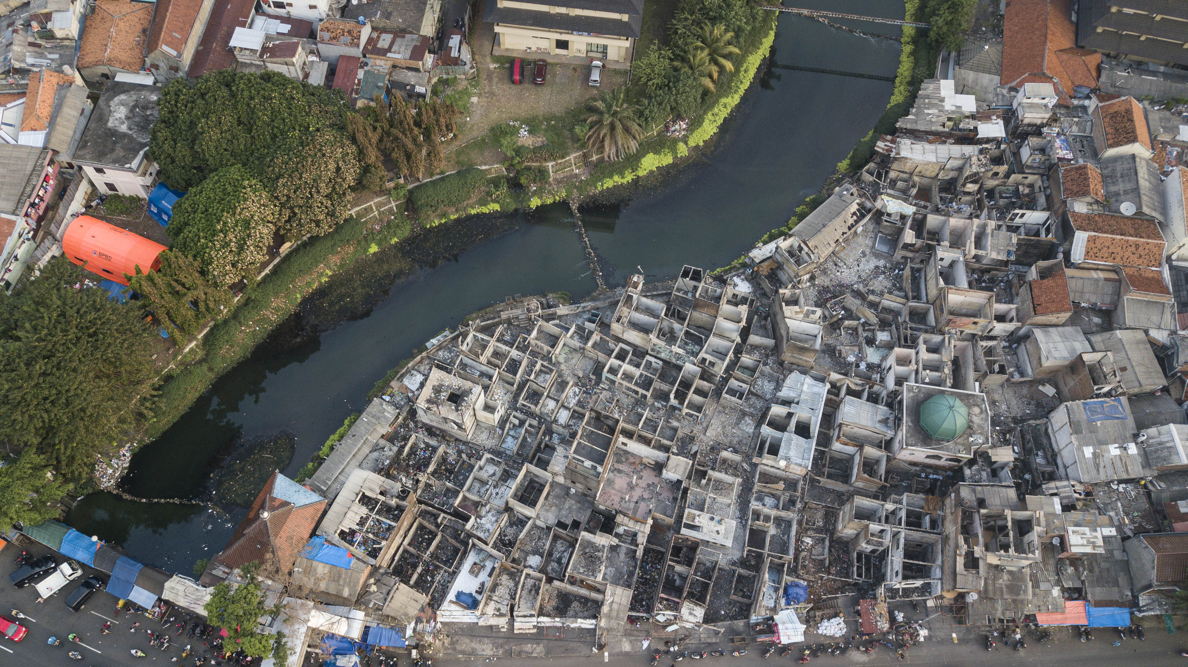 Foto udara dampak kebakaran di Pasar Gembrong, Jakarta Timur