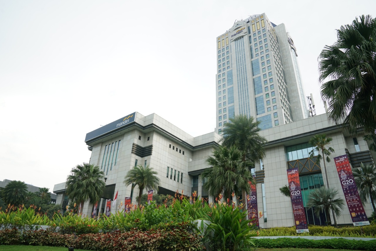 Gedung Bank Mandiri di Jakarta.