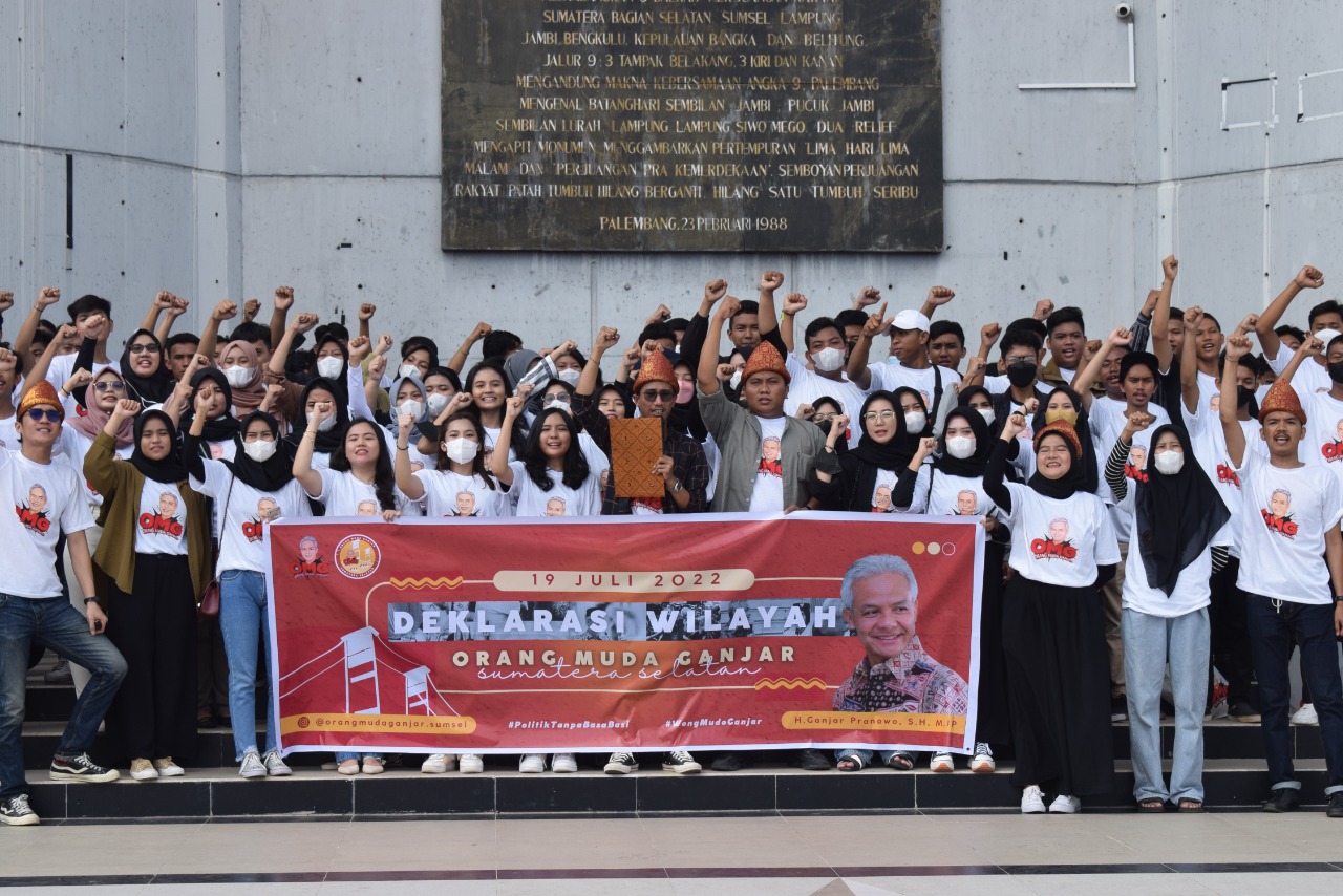 Pernyataan dukungan Orang Muda Ganjar Sumatera Selatan (OMG Sumsel) di  Monumen Perjuangan Rakyat (Monpera) Jalan Merdeka, Sumsel, Selasa (1