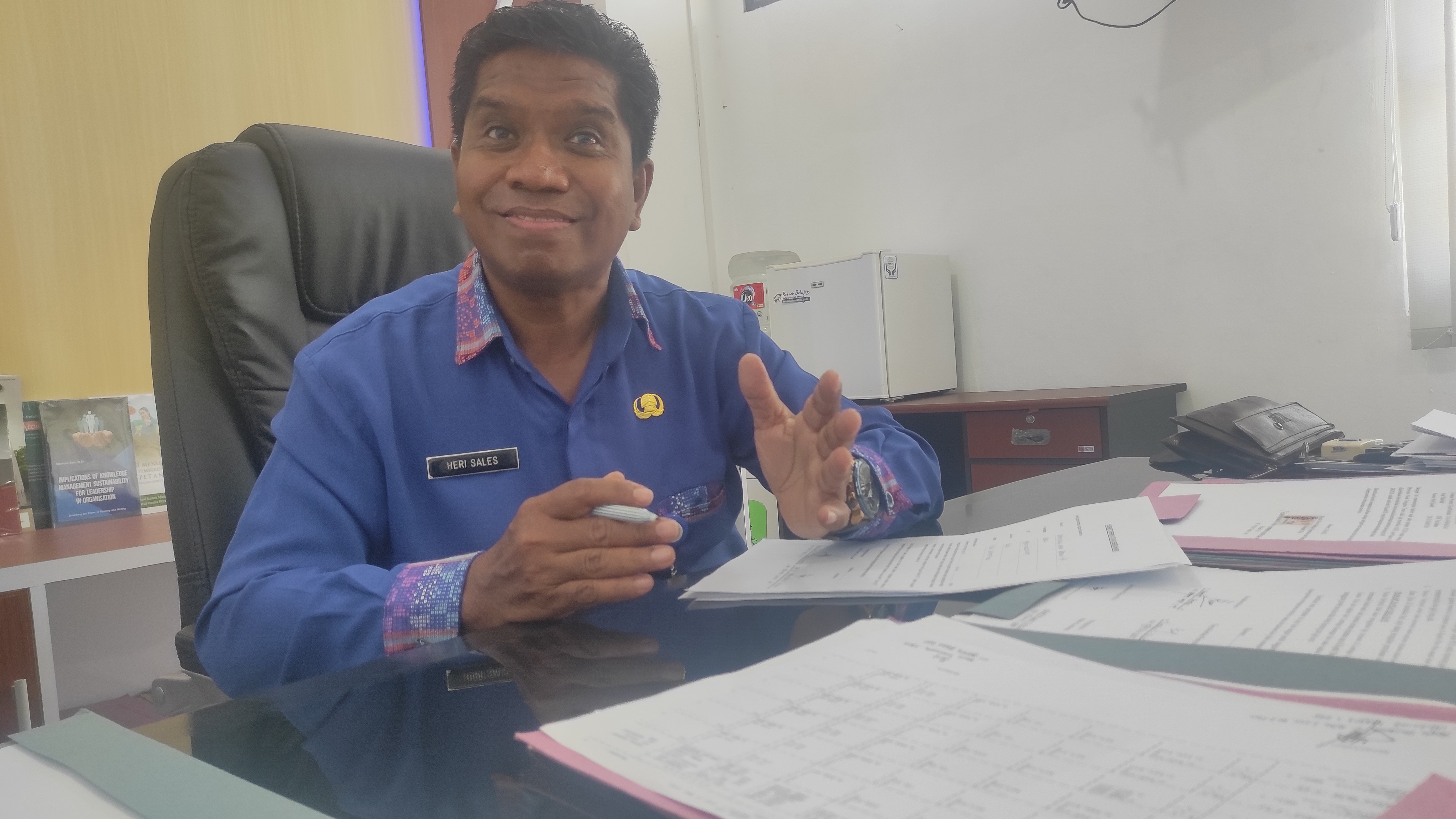 Kepala Dinas Pendidikan Kepemudaan dan Olahraga Kabupaten Sikka Herry Sales 