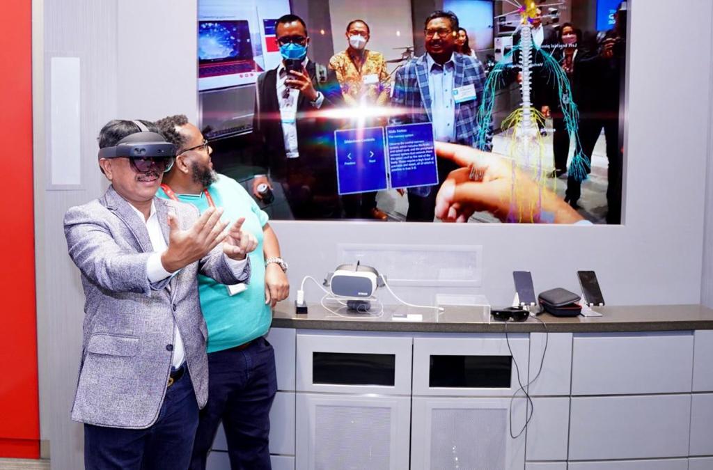 Menteri Komunikasi dan Informatika, Johnny G Plate, di kantor Qualcomm di San Diego, California, Amerika Serikat