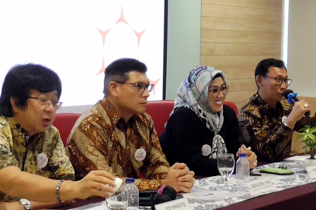 Manajemen PT Harmoni Dinamik Indonesia (HDI) menggelar konferensi pers.