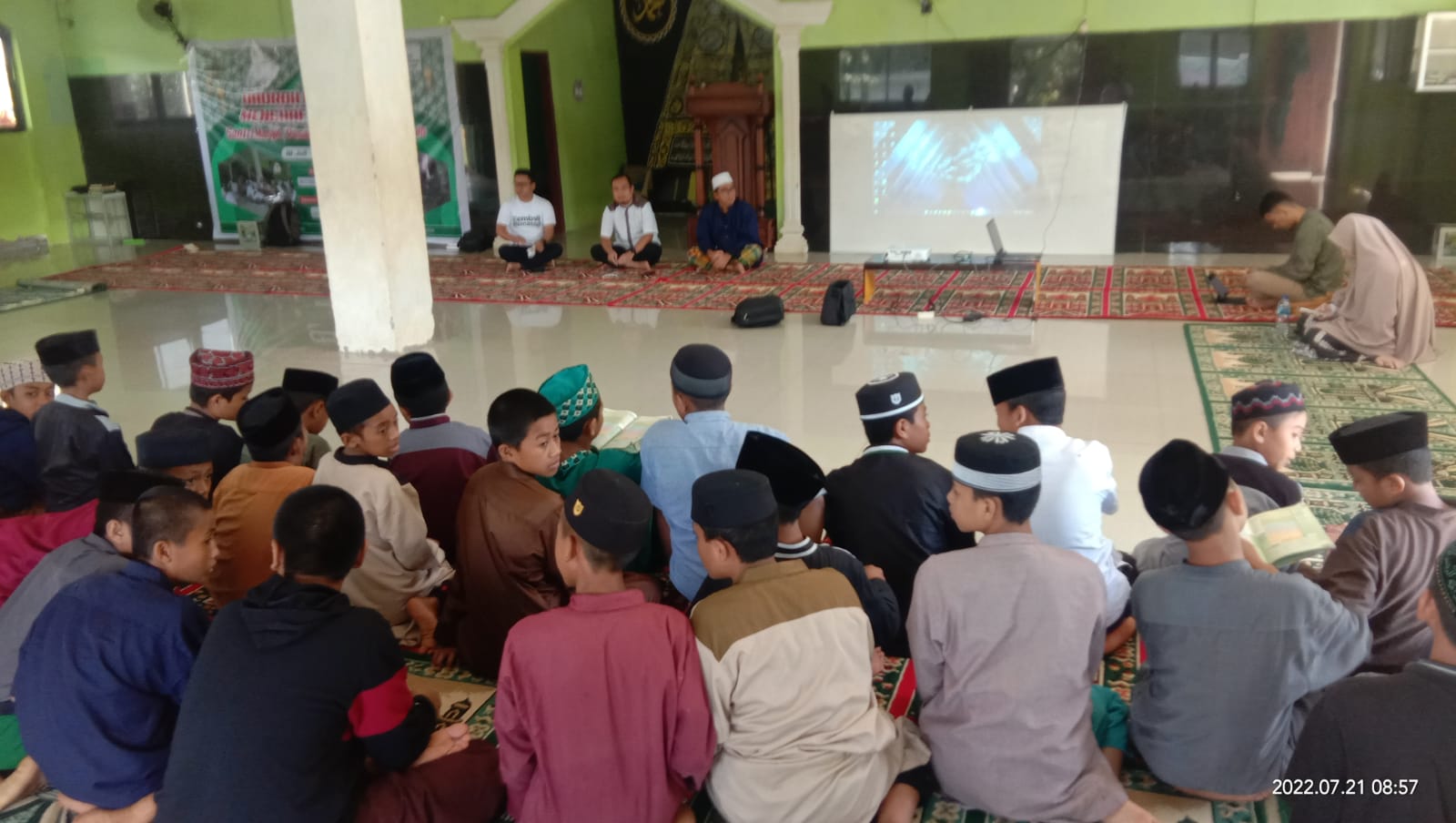 DMI Siapkan Tiga Agenda agar Masyarakat Kembali ke Masjid 