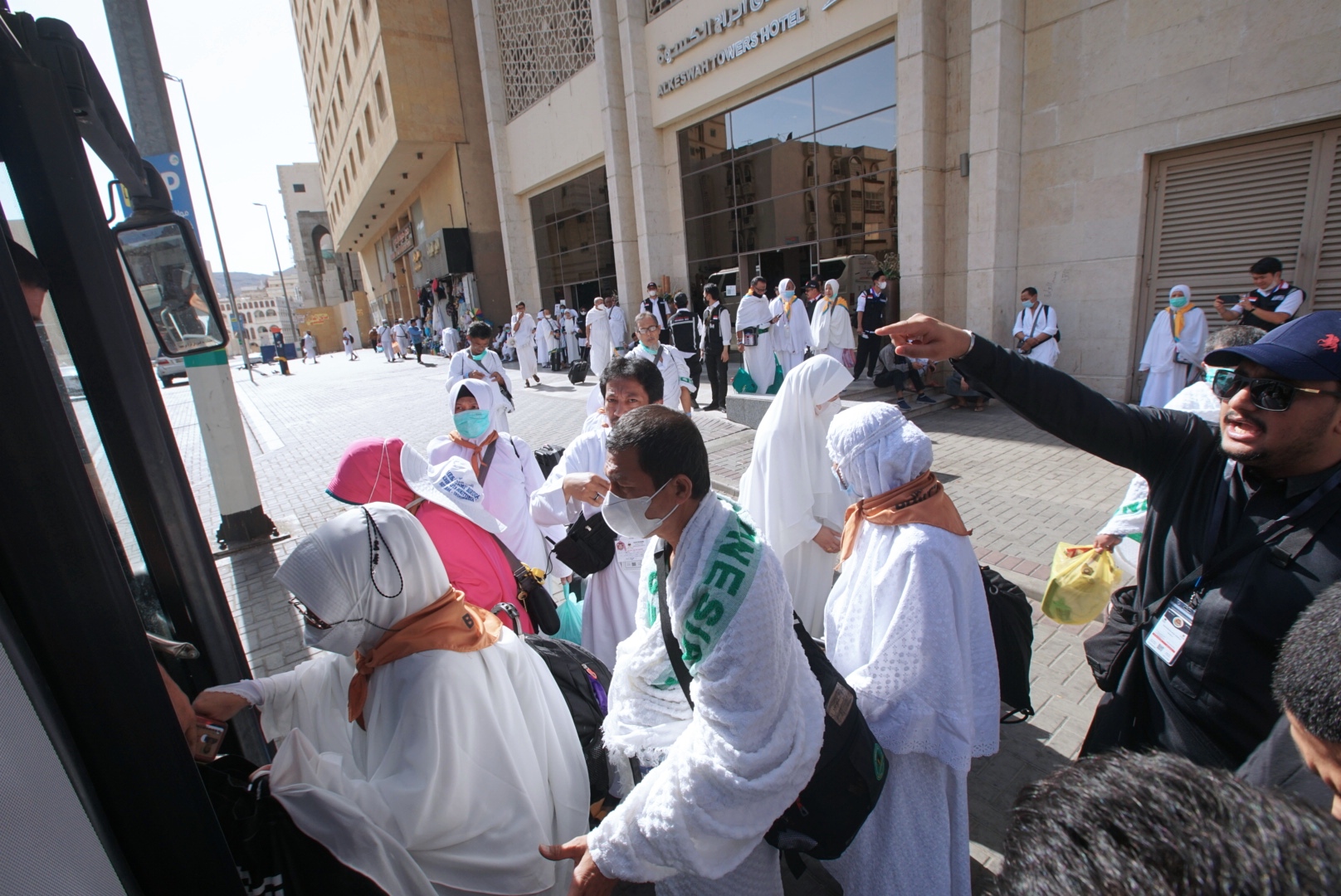 Jemaah haji bersiap untuk berangkat wukuf