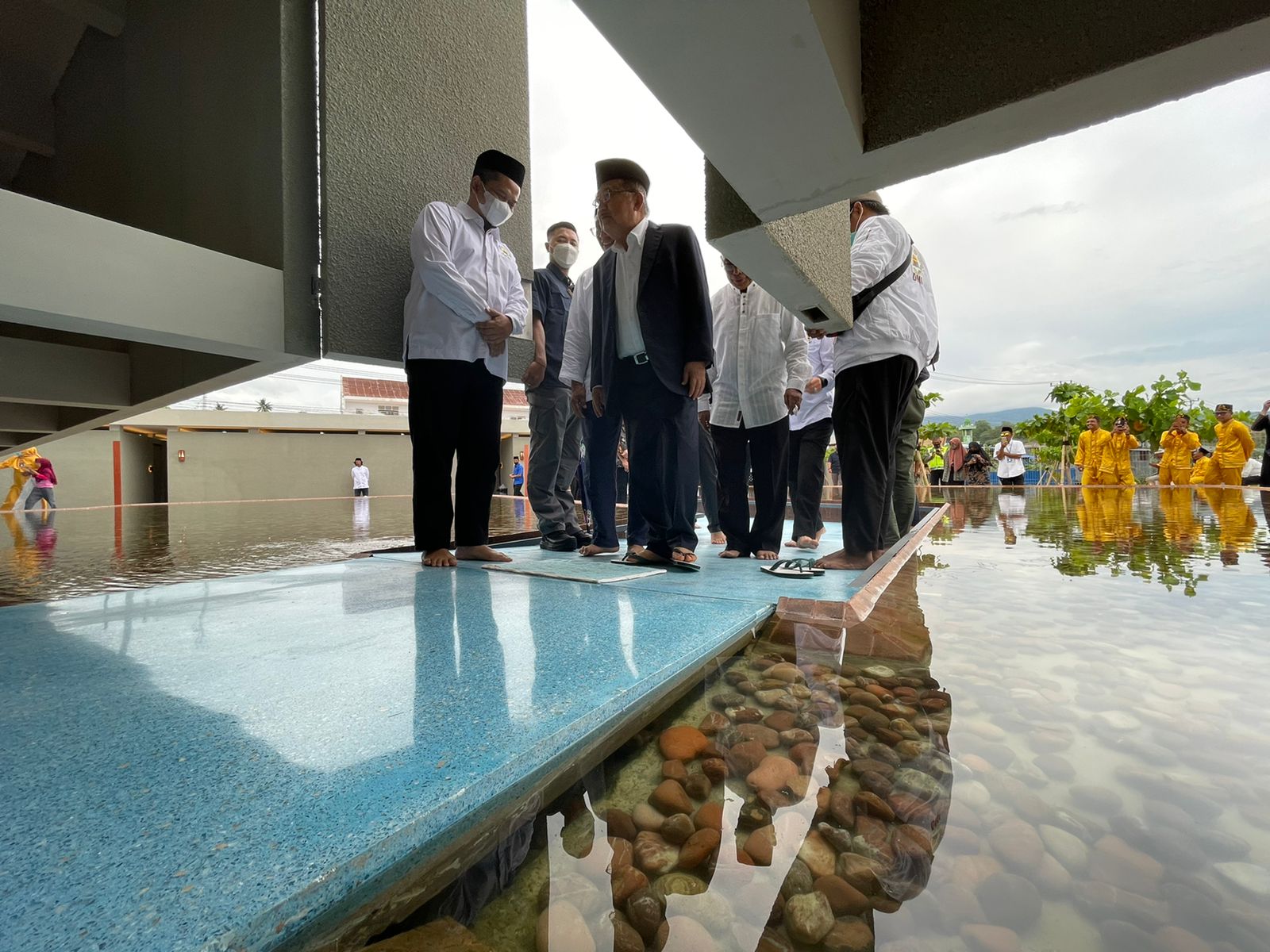 Ketua Umum DMI Jusuf Kalla meresmikan Masjid Islamic Center Nurul Yaqin di Kota Palu, Sulawesi Tengah, Selasa (5/7).