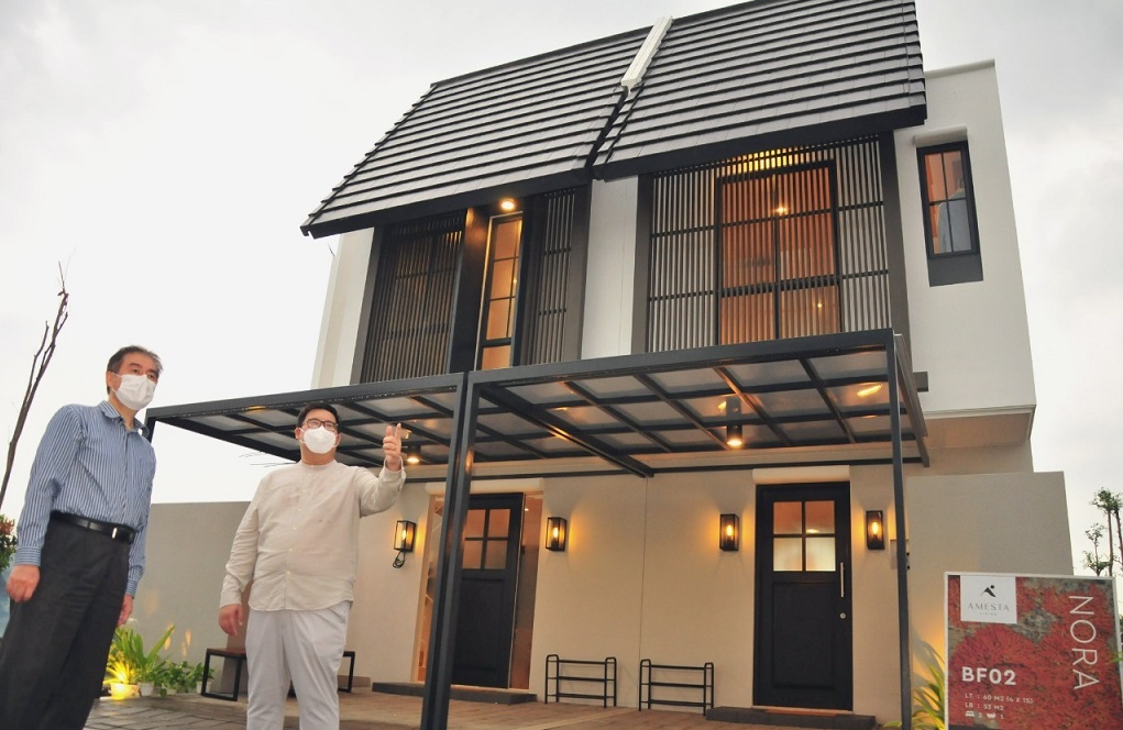 Tampilan unit rumah di area residensial kawasan terpadu Amesta Living Surabaya.
