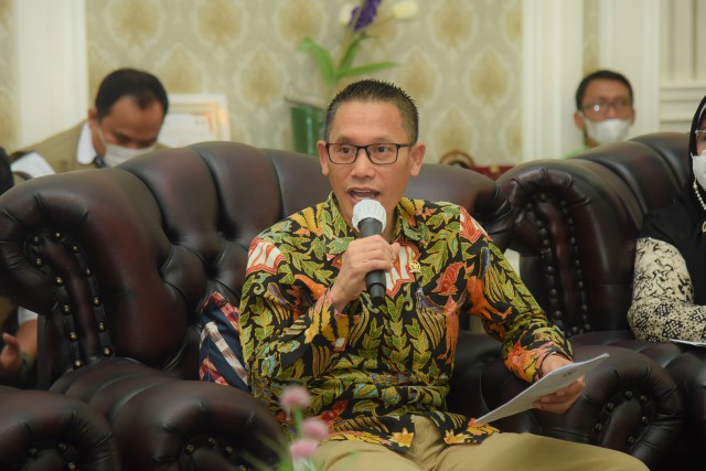 Anggota Komisi VIII DPR RI MF Nurhuda Y saat mengikuti pertemuan Tim Kunspek Komisi VIII DPR RI dengan Wakil Bupati Lebak Adi Sumardi.