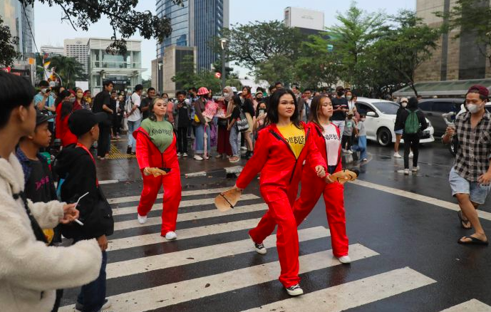 Peragaan busana jalanan di lokasi yang kini sering disebut Citayam Fashion Week.