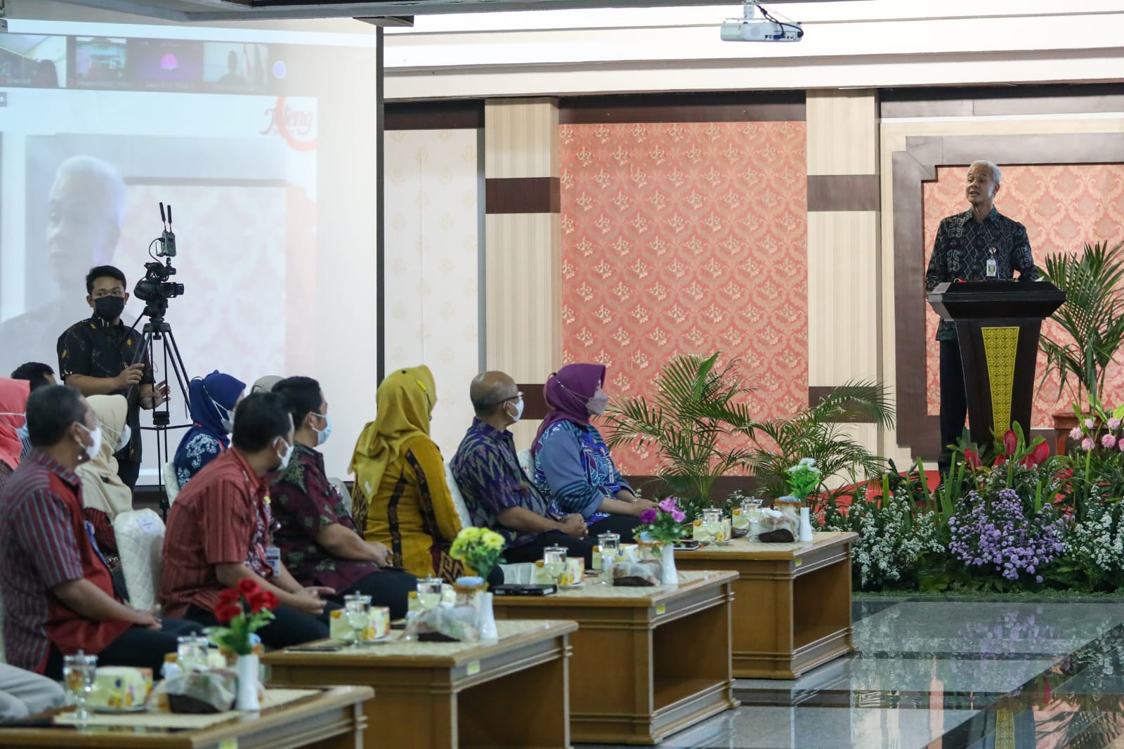 Gubernur Jateng Ganjar Pranowo saat memberikan pidato dalam pengangkatan Kepala Sekolah SMAN/SMKN/SLBN Jateng