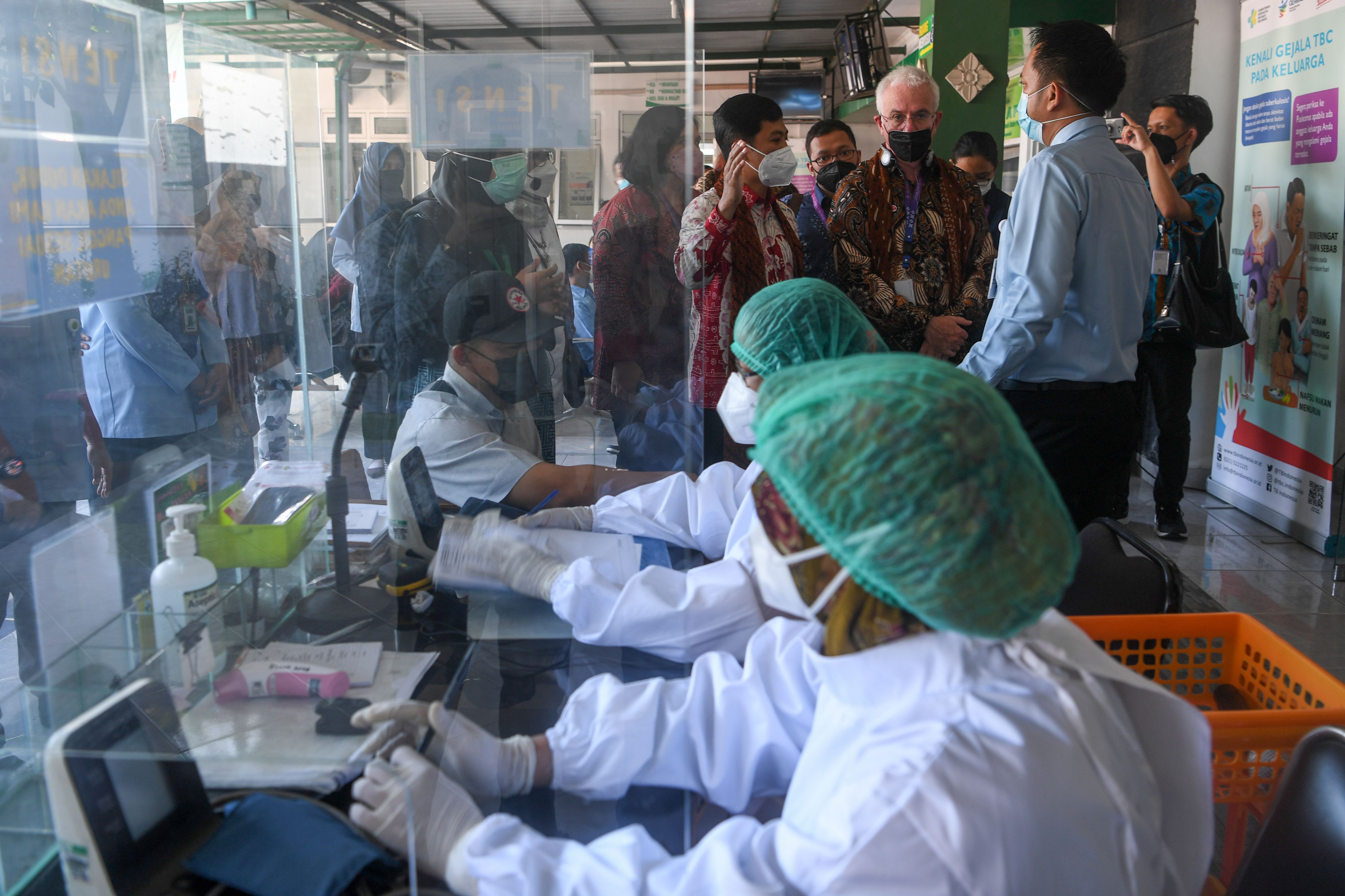 Wamenkes Dante Saksono saat mengunjungi Puskesmas Banguntapan I, Bantul, DI Yogyakarta, Selasa (21/6).