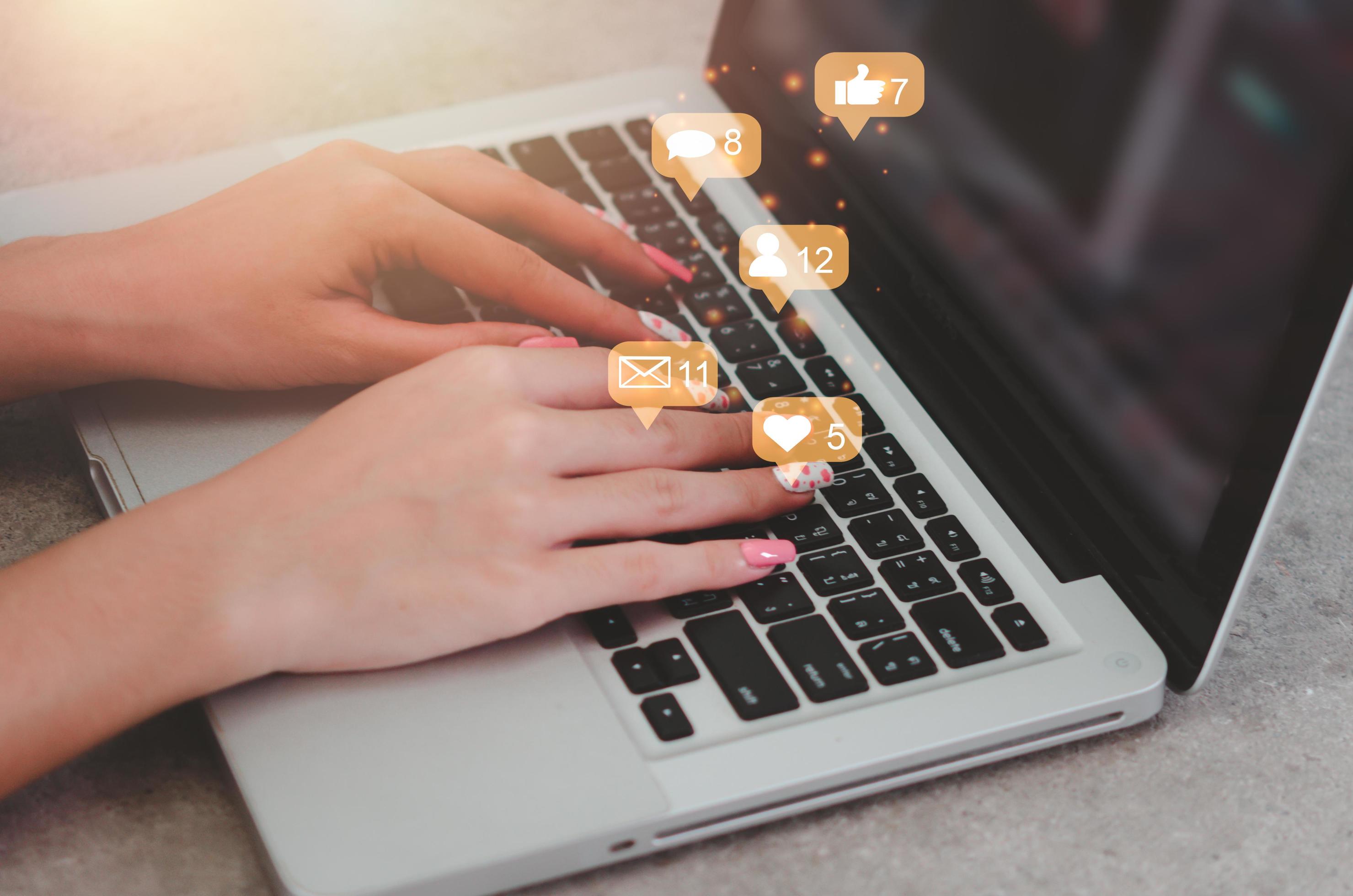 Menjaga Etika di Media Sosial, Jangan Asal Berkomentar