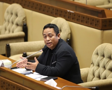 Anggota Bawaslu Puadi meminta masyarakat agar tak memilih calon tertentu di luar tahapan kampanye.