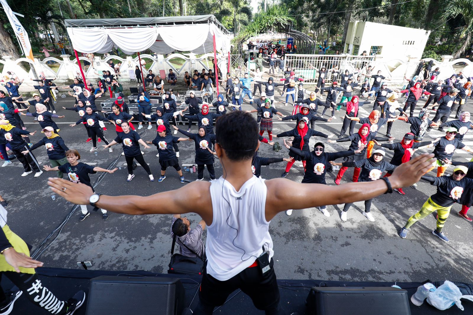 Ganjar Milenial Sumut (GMS) menggelar Pesta Rakyat Sumut Ganjar Fest 2022 di Lapangan Parkir Stadion Teladan, Kota Medan, Minggu (31/7)