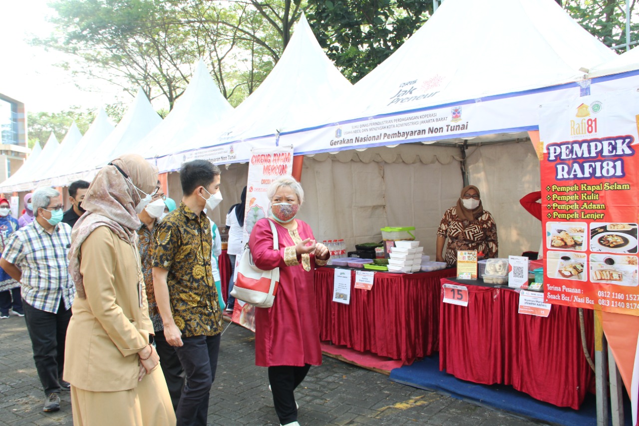 Bazar Amal di Universitas Mercu Buana