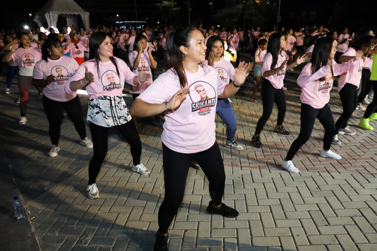 Srikandi NTT menggelar senam Zumba untuk gaet milenial