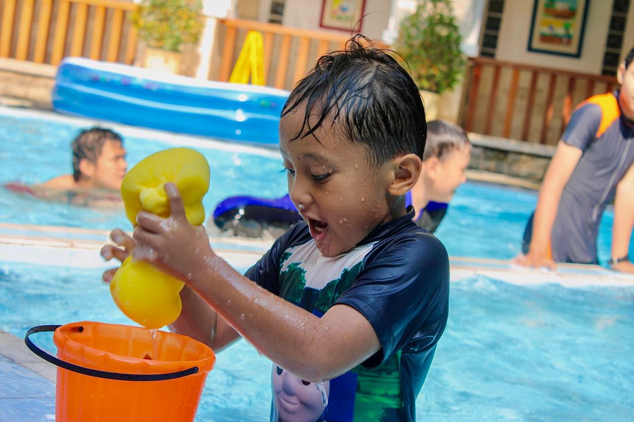 Kegiatan Wet Wet Wet Party di Hotel Salak The Heritage