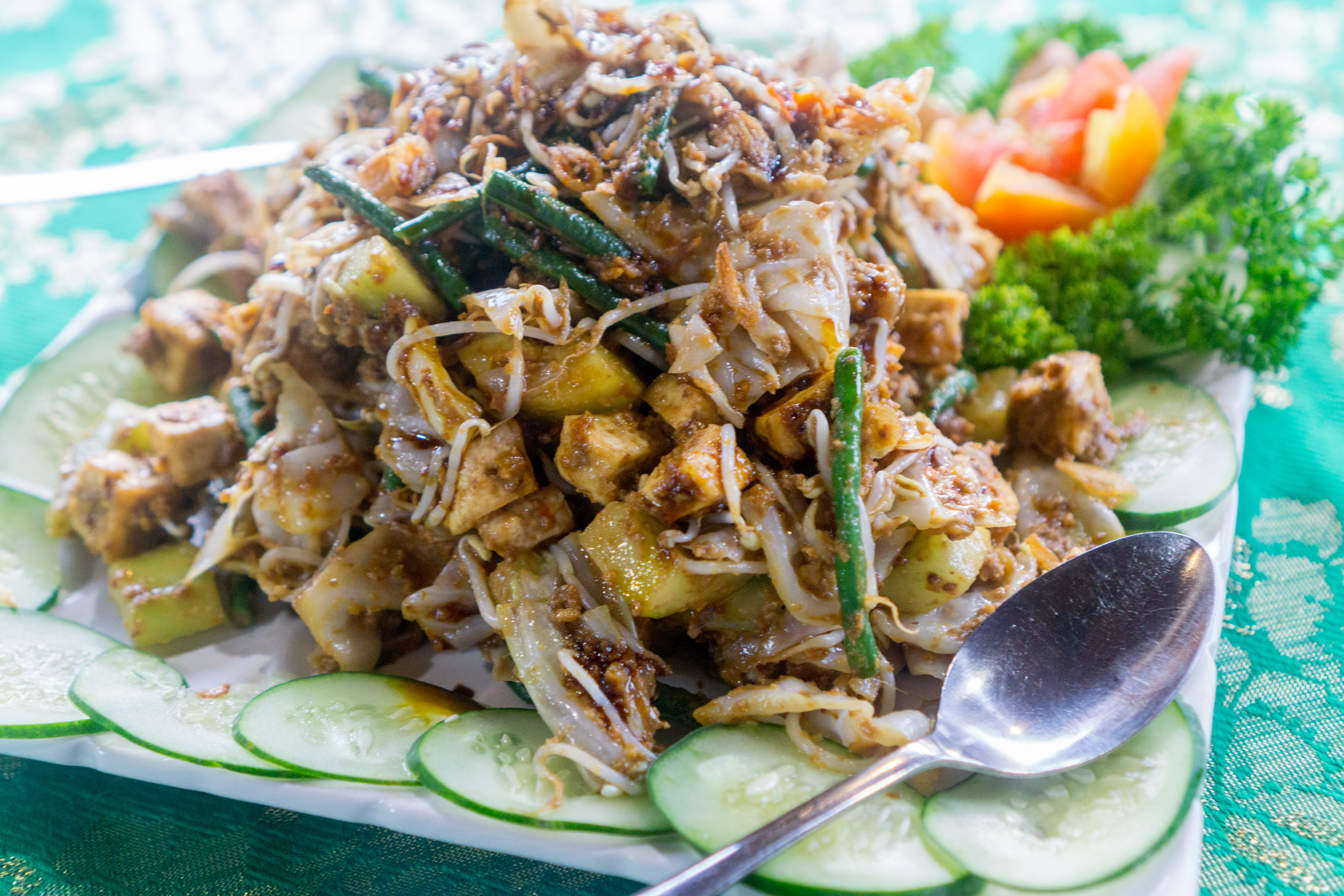 Gado-gado menjadi salah satu salad terbaik di dunia. 