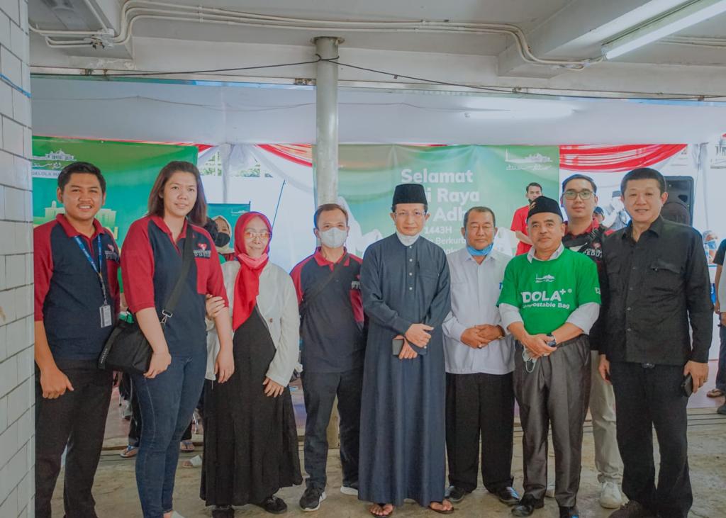 Bank Artha Graha Internasional turut menyampaikan dukungan dalam bentuk sumbangan hewan kurban melalui Masjid Istiqlal.