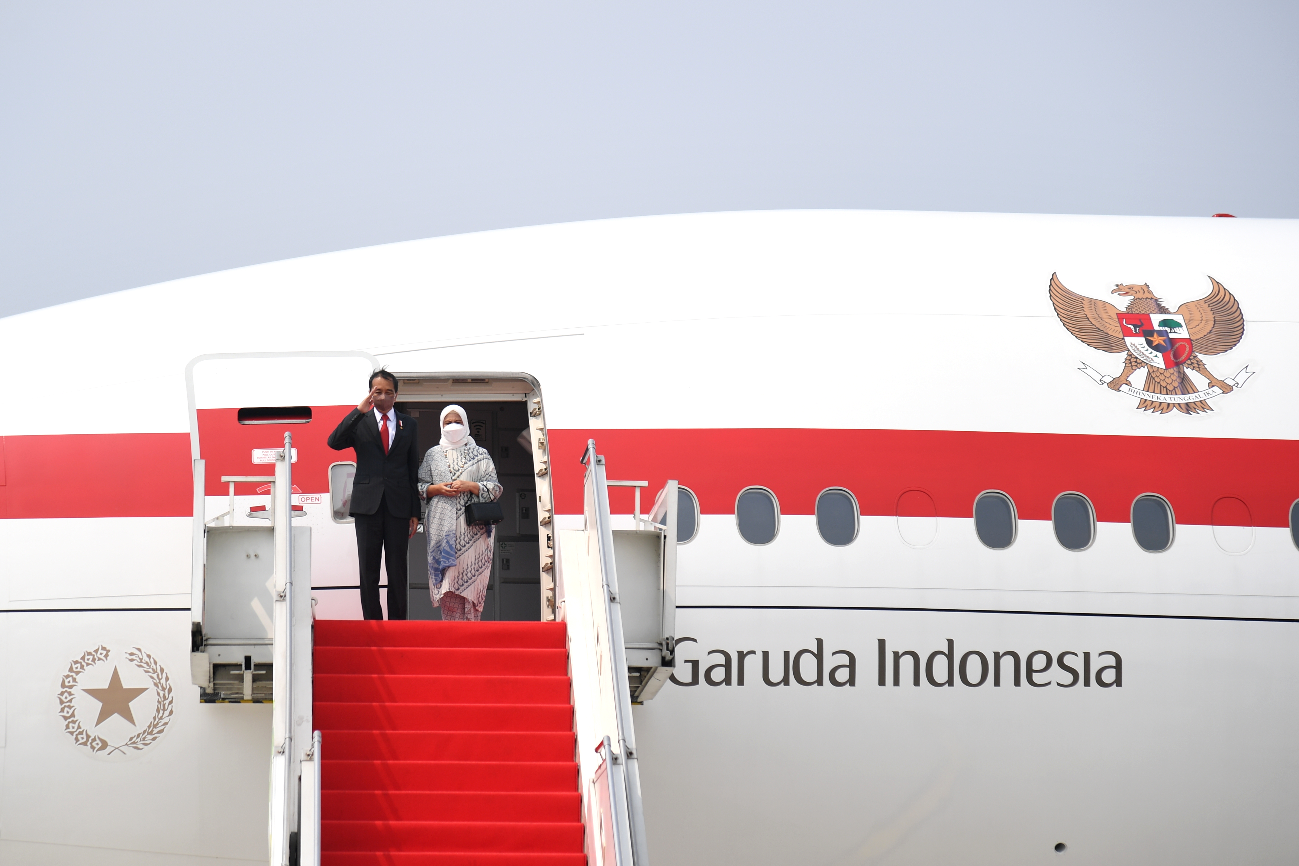 Pesawat kepresidenan RI yang mengantar rombongan Presiden Joko Widodo dan Ibu Negara Iriana melawat ke tiga negara Asia Timur.