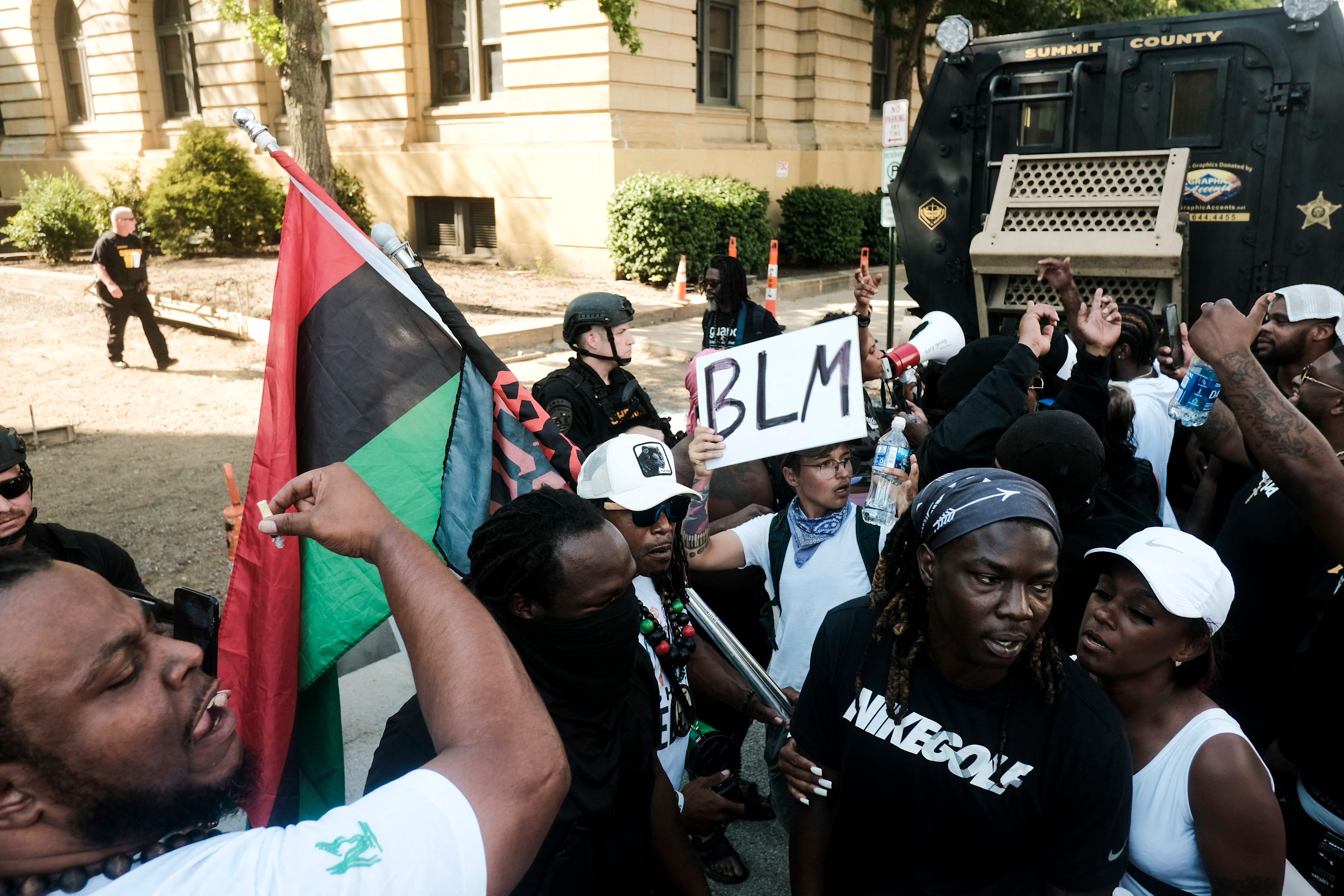 Warga Ohio Turun ke Jalan Protes Penembakan Lelaki Kulit Hitam oleh Polisi