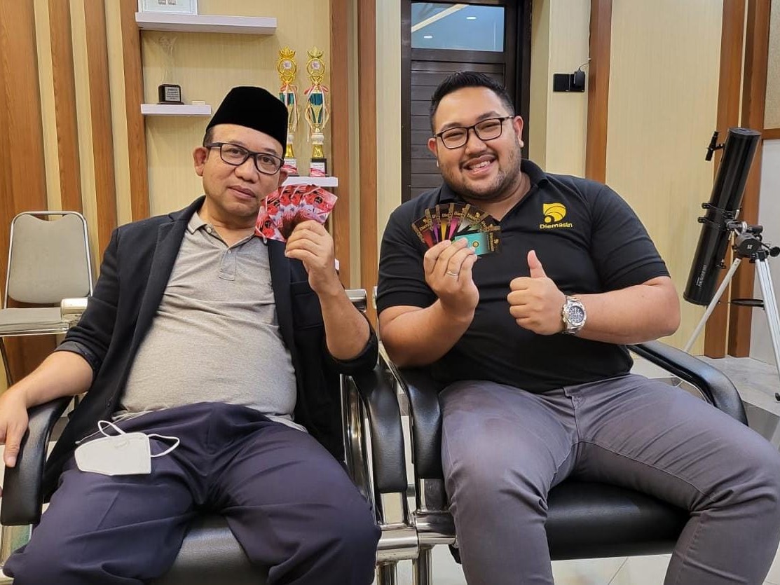 Dimas Prasetyahani (kanan).