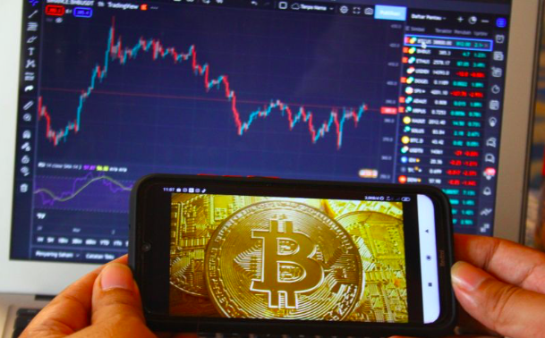 Ilustrasi: Grafik perkembangan nilai aset kripto, Bitcoin. 