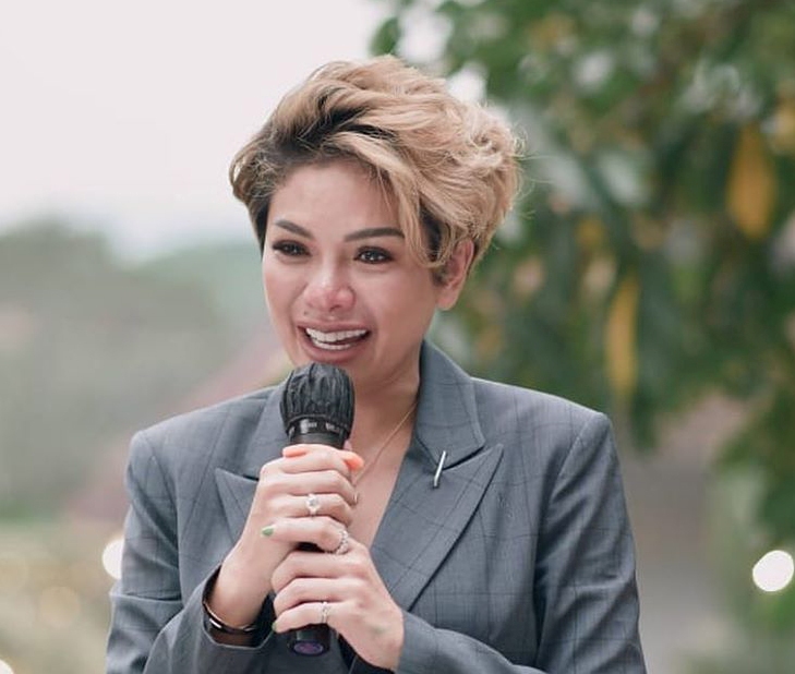 Artis Nikita Mirzani terseret kasus pencemaran nama baik. 