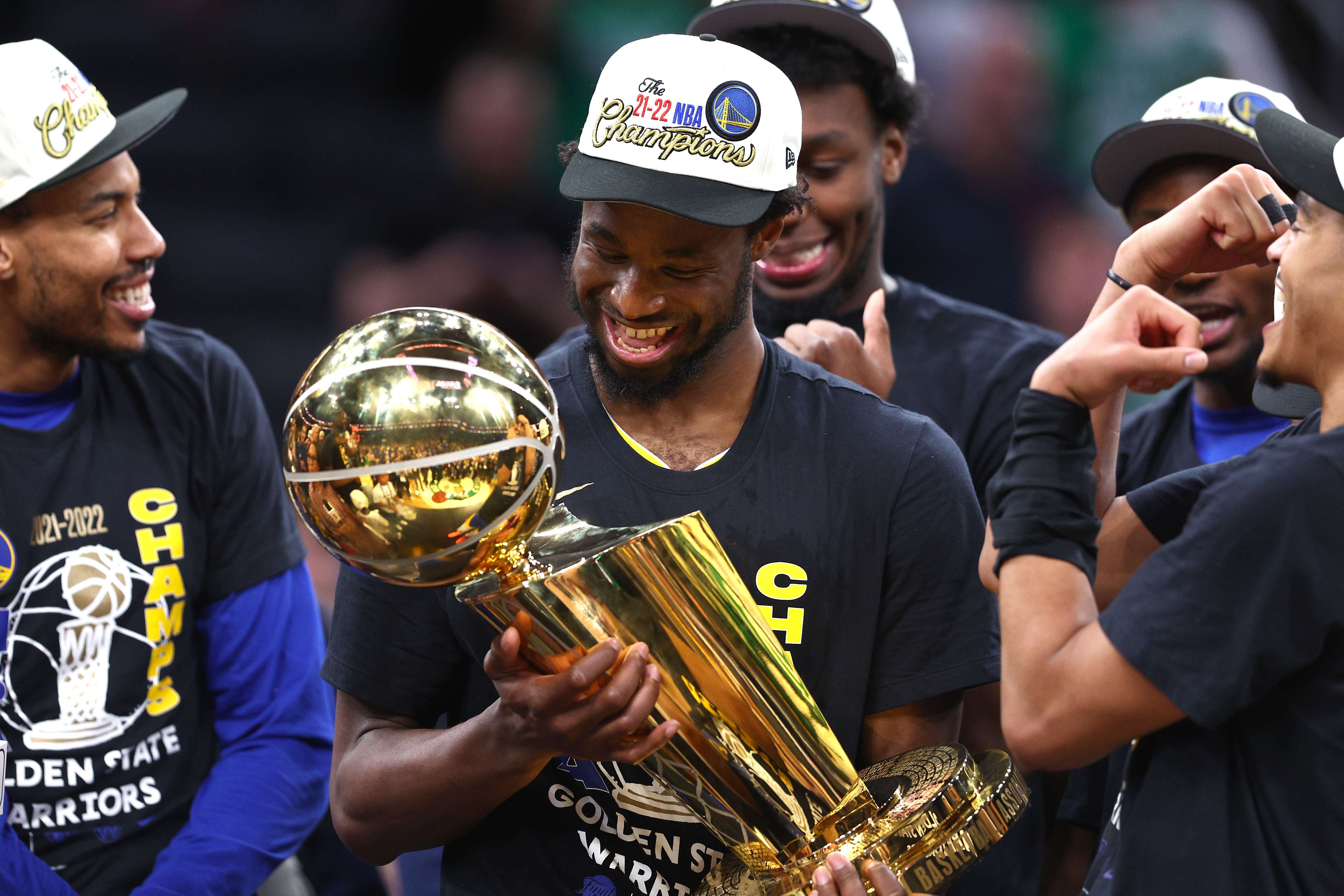 Andrew Wiggins merayakan keberhasilan Golden State Warriors menjadi juara NBA