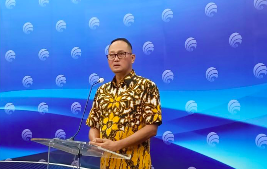 Direktur Jenderal Aplikasi Informatika Kominfo Semuel Abrijani Pangerapan saat konferensi pers di Kantor Kominfo di Jakarta, Selasa (19/2).