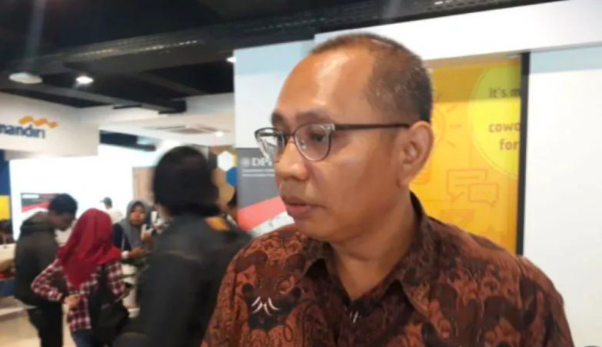 Ketua Timsel Penerimaan Calon Anggota Bawaslu DIY Mada Sukmajati.