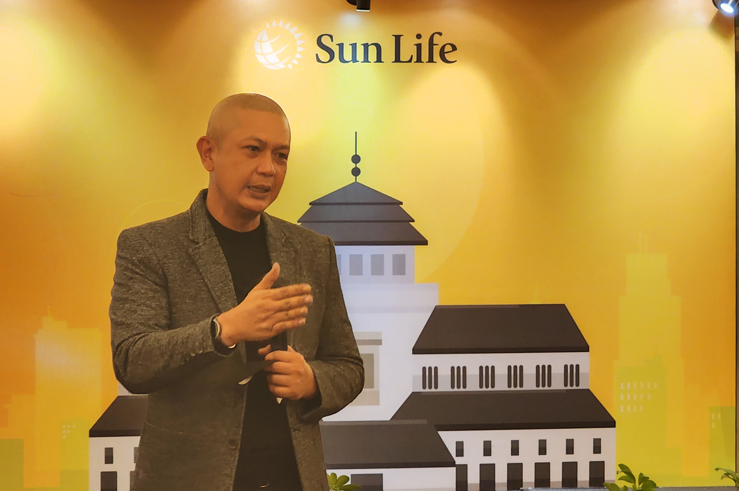Chief Sharia Business Sun Life Indonesia Norman Nugrah