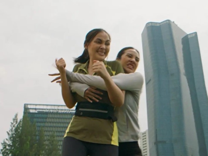 Cuplikan adegan dari serial The Sexy Doctor Is Mine yang menampilkan Anya Geraldine dan Jolene Marie