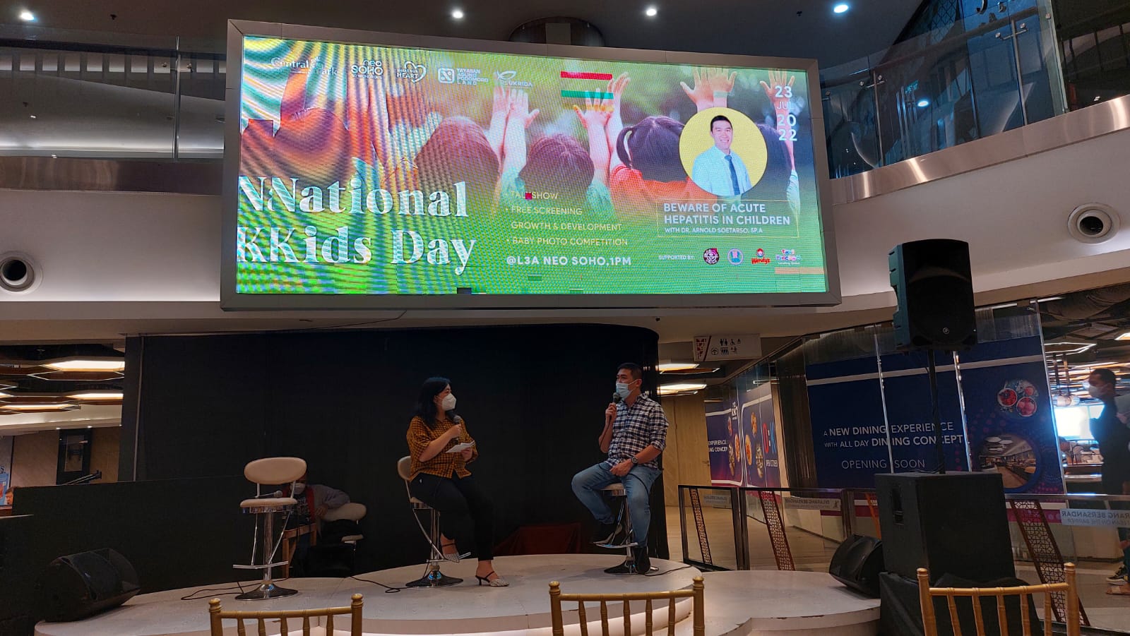 Seminar tentang hepatitis akut yang diadakan RS Ukrida dalam rangka Hari Anak Nasional.