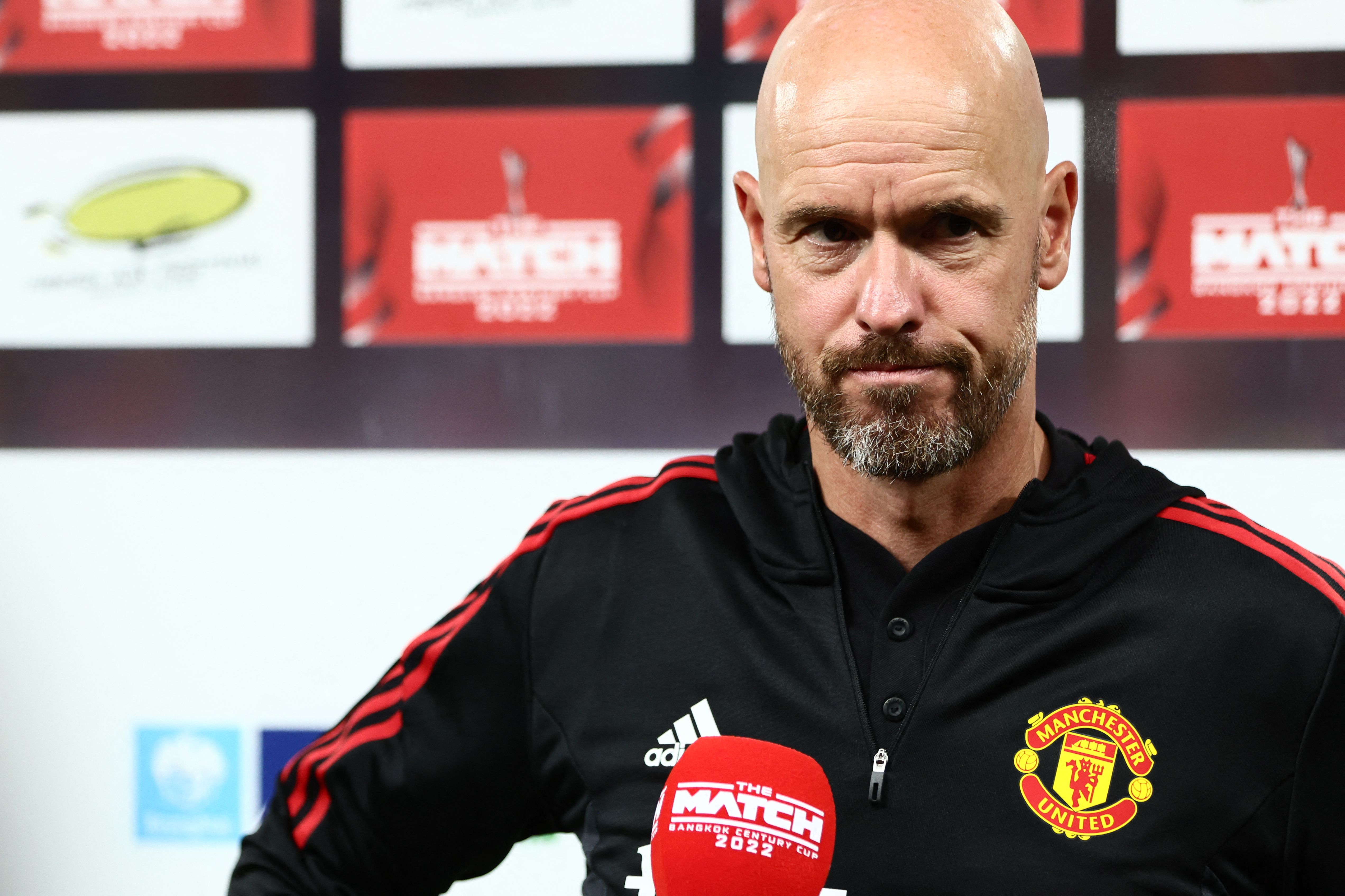 Manajer Manchaster United Erik Ten Hag saat menyampaikan keterangan pers.