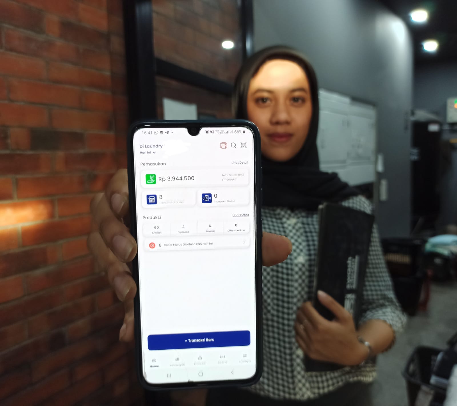 D-laundry kini merambah nasional dan memperbanyak fitur layanan.