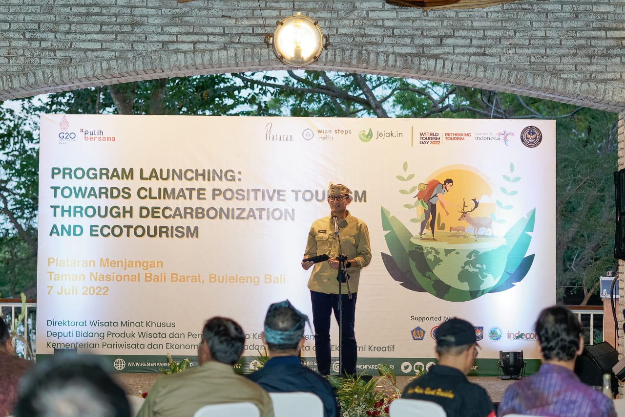 Menparekraf Sandiaga Uno berbicara di Plataran Menjangan Bali, Kamis (7/7).