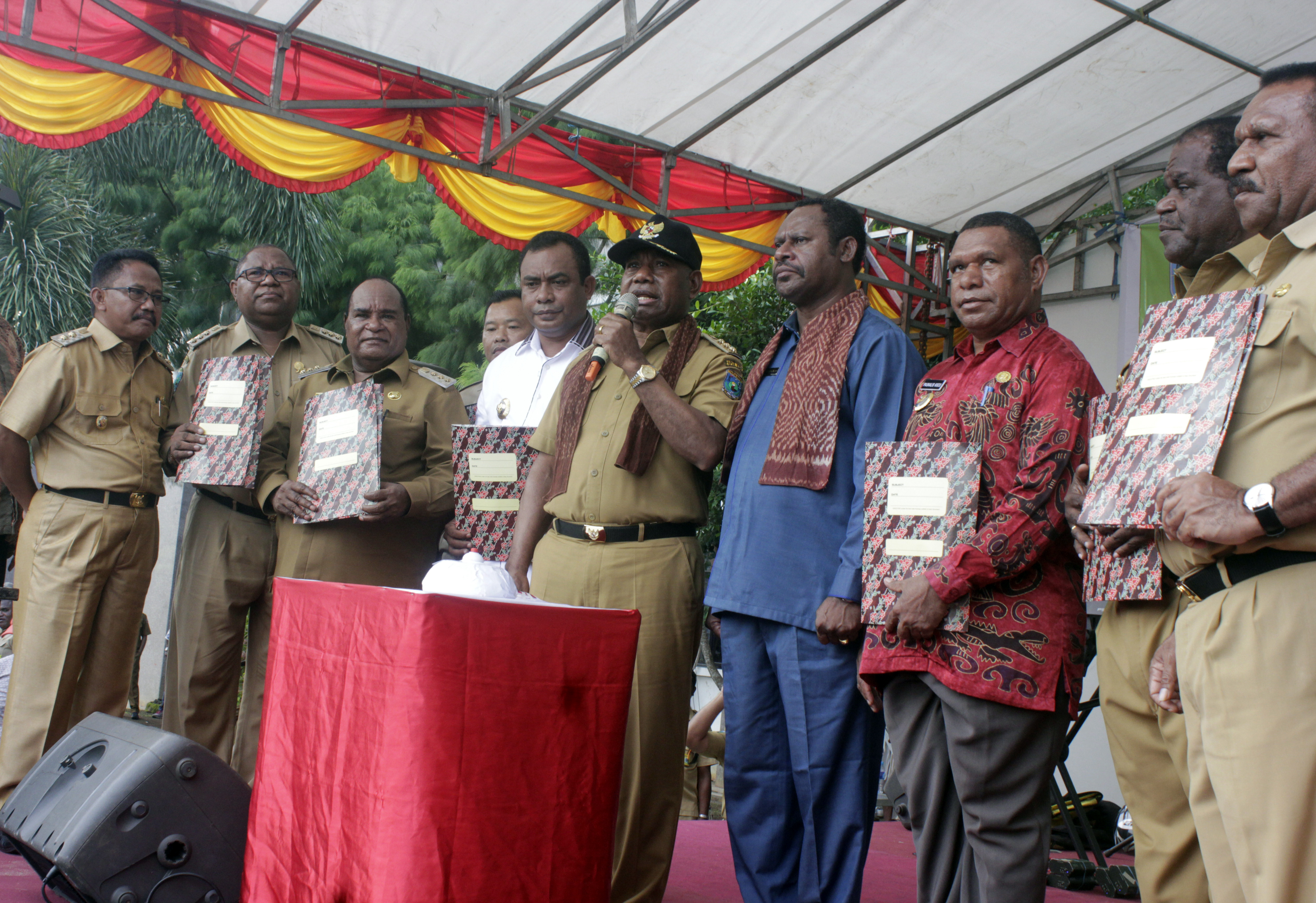 Sejumlah tokoh hadir saat meresmikan sekretariat Tim Pemekaran Calon Provinsi Papua Barat Daya