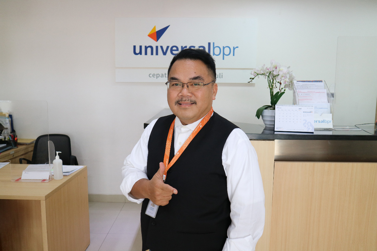 Direktur Utama Universal BPR Susatyo Anto Budiyono