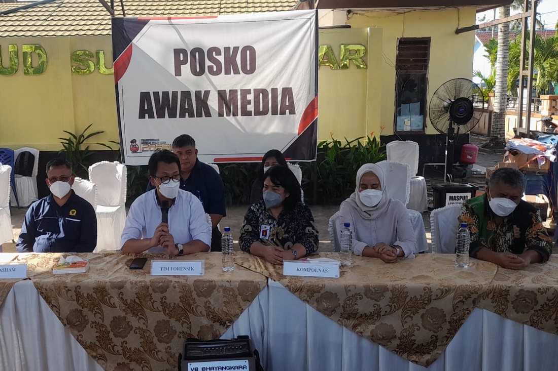 Konfrensi pers autopsi ulang jasad Brigadir J di RSUD Sungai Bahar, Kabupaten Muarojambi, Jambi, Rabu (27/7).