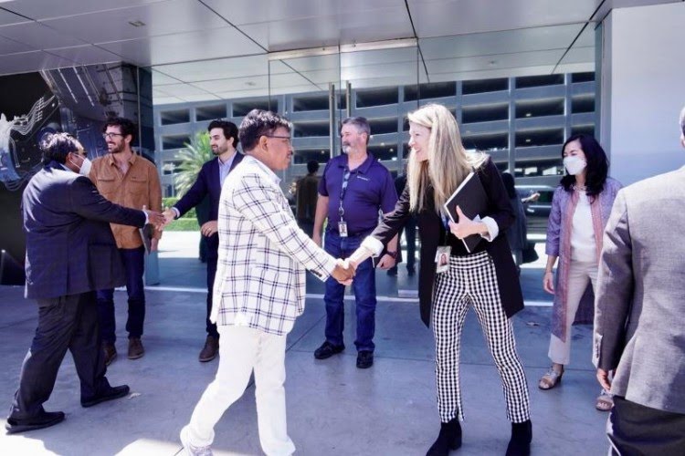 Menkominfo Optimistis Operasi Komersial HBS Sesuai Jadwal