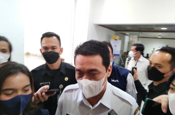 Wakil Gubernur DKI Jakarta Ahmad Riza Patria memberikan keterangan di Balai Kota Jakarta, Rabu (20/7/2022).