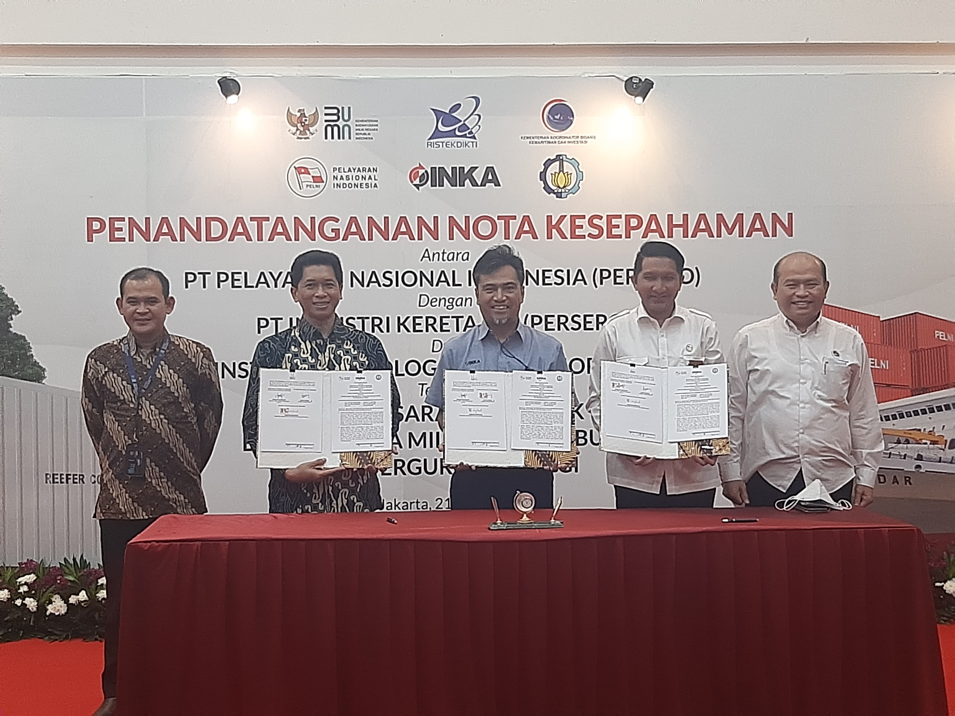 PT  Inka (Persero) mendukung kegiatan logistik PT Pelni (Persero) dengan penyediaan kontainer skala kecil untuk wilayah 3T.