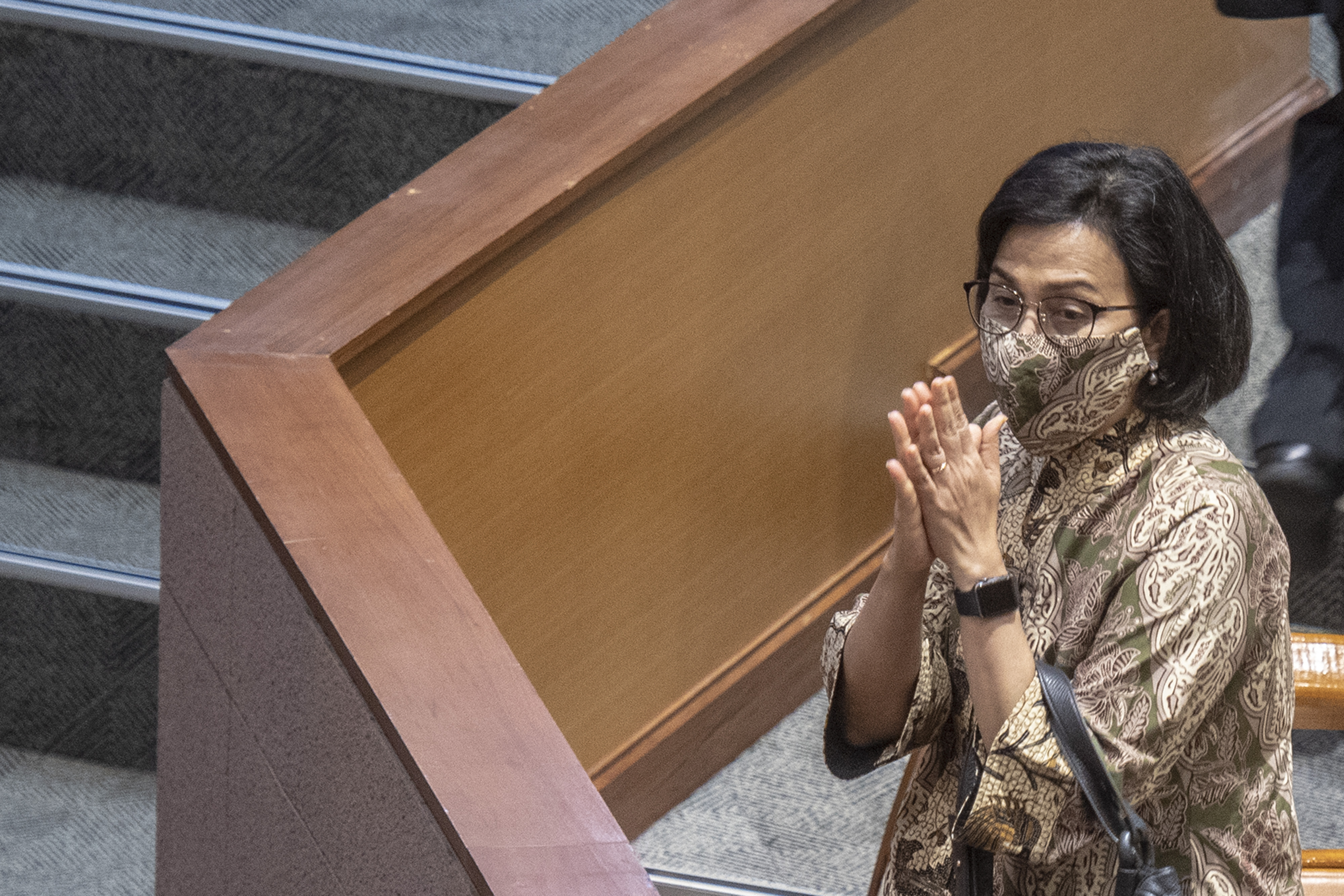 Menteri Keuangan Sri Mulyani bersiap mengikuti rapat paripurna di DPR RI.