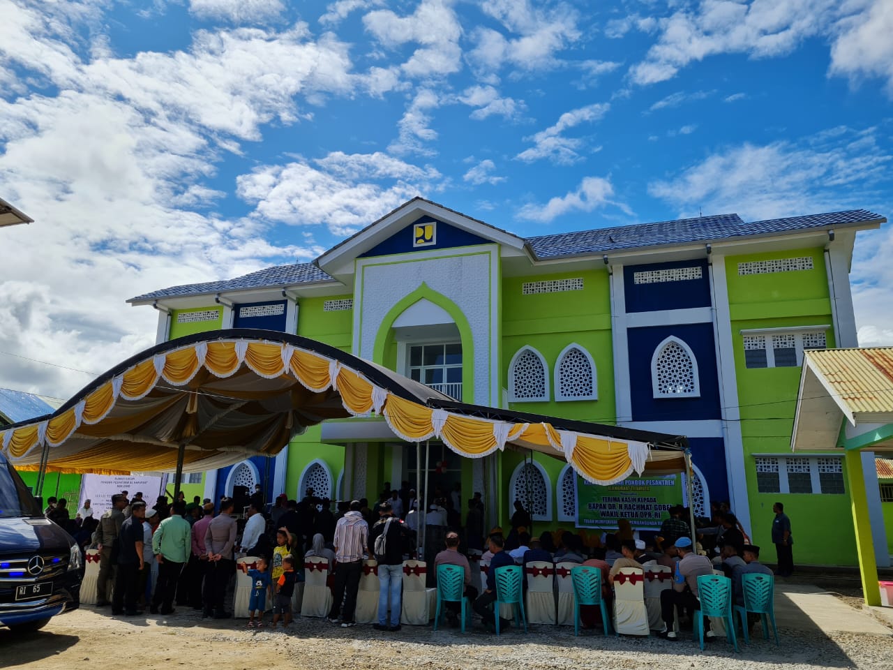 Peresmian asrama santri Pondok Pesantren Al Khairaat di Tilamuta, Kabupaten Boalemo, Gorontalo, Kamis (14/7).