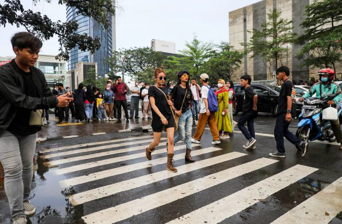 Peragaan busana jalanan di lokasi yang kini sering disebut 