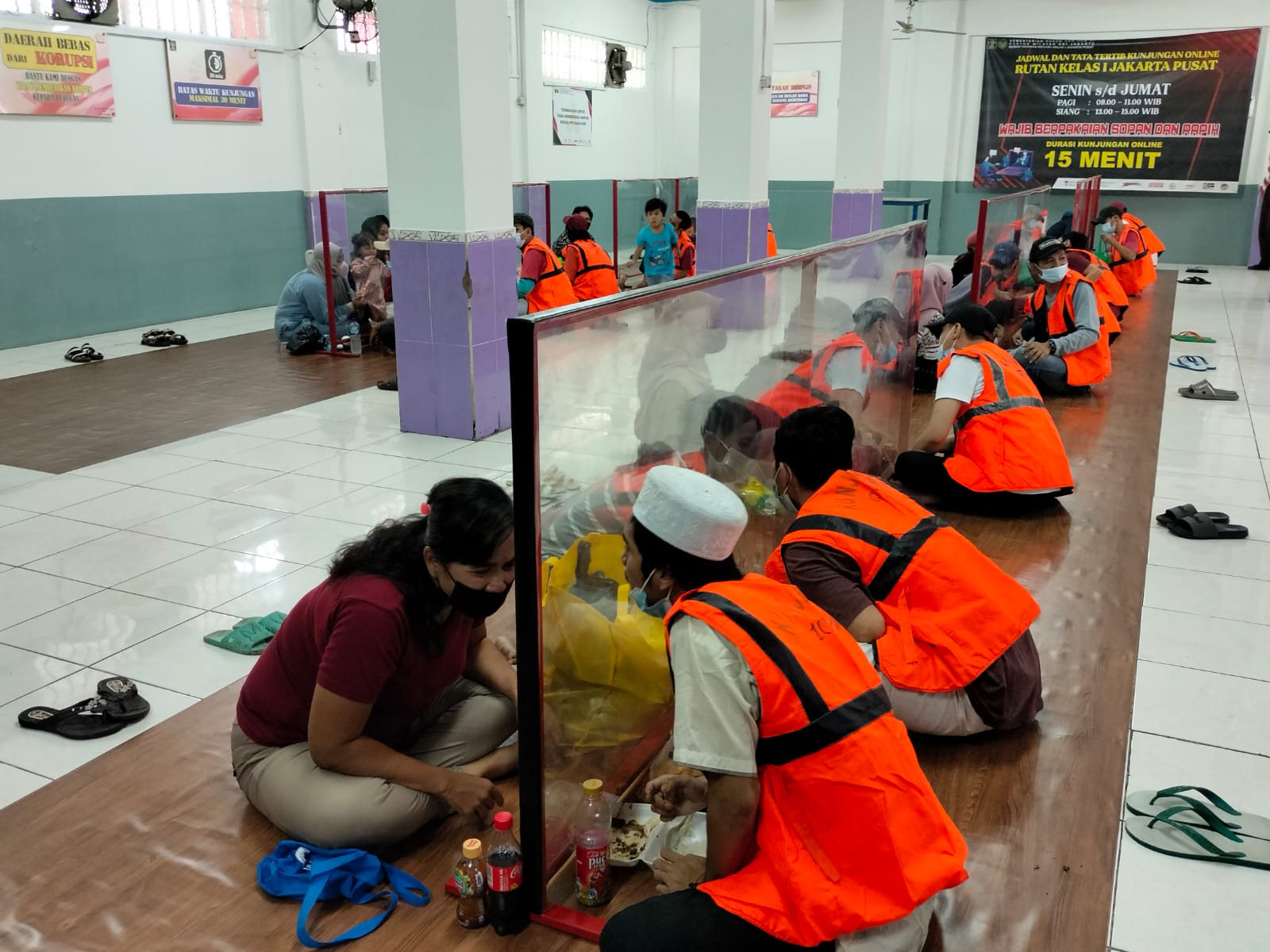 Kunjungan tatap muka keluarga warga binaan Rutan IA Jakpus