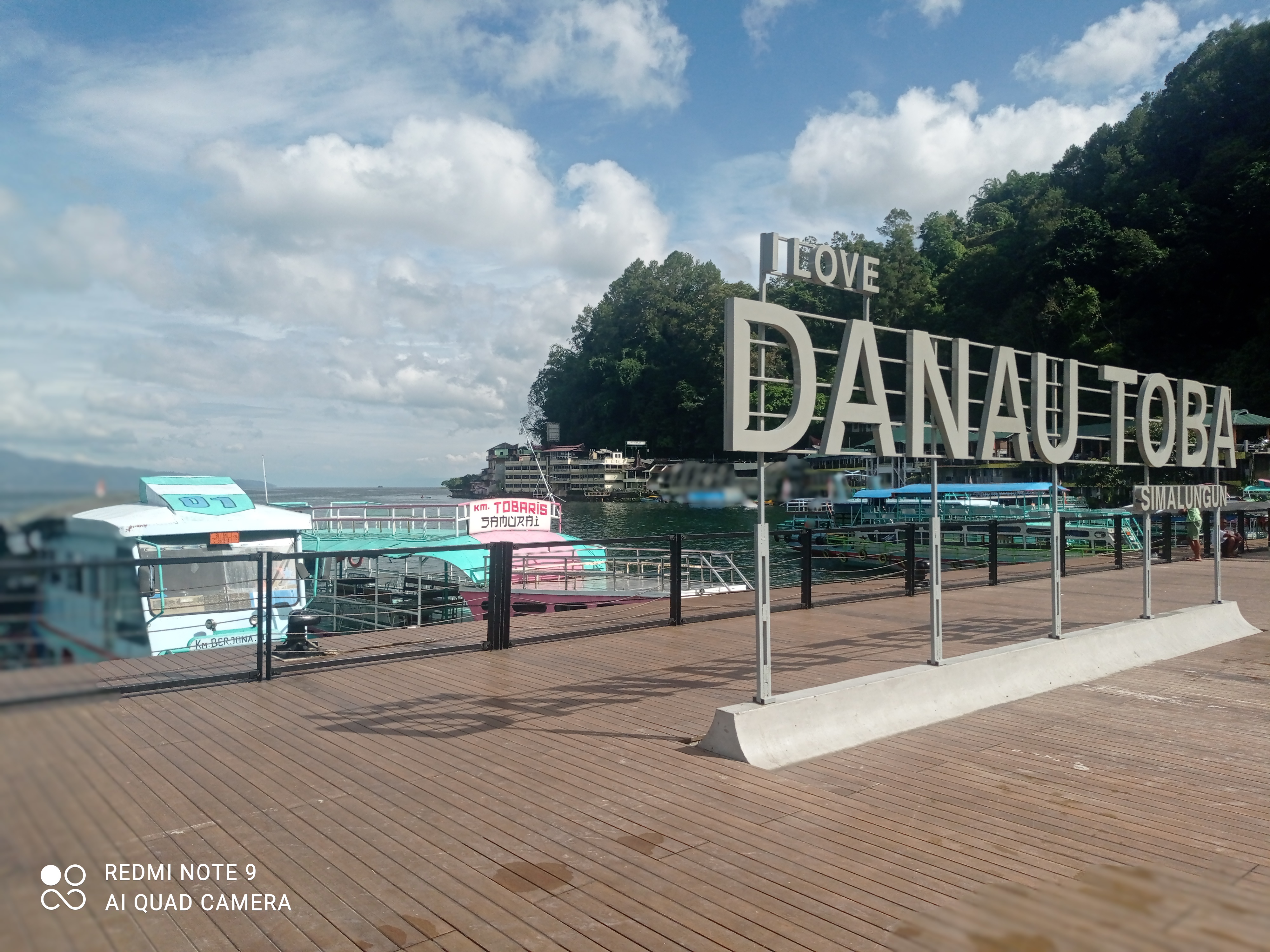 Kawasan wisata Danau Toba di Kabupaten Simalungun, Sumatra Utara, yang dikelola Badan Pelaksana Otorita Danau Toba.