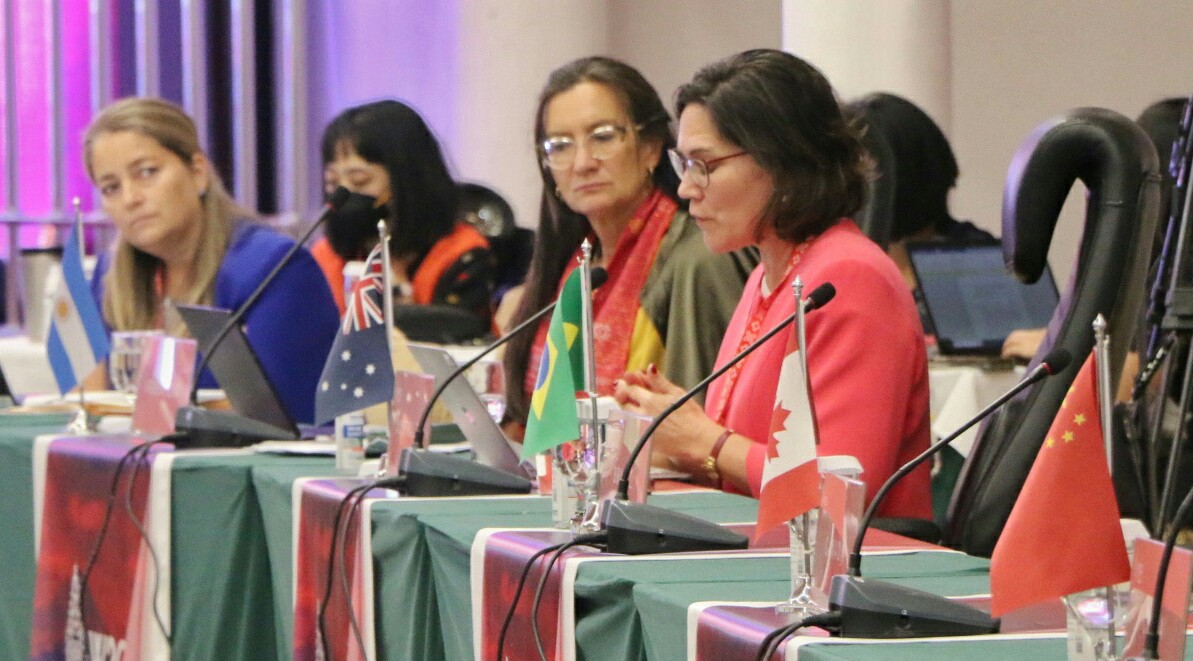 Delegasi Women 20 Summit Kagumi Keindahan Danau Toba: